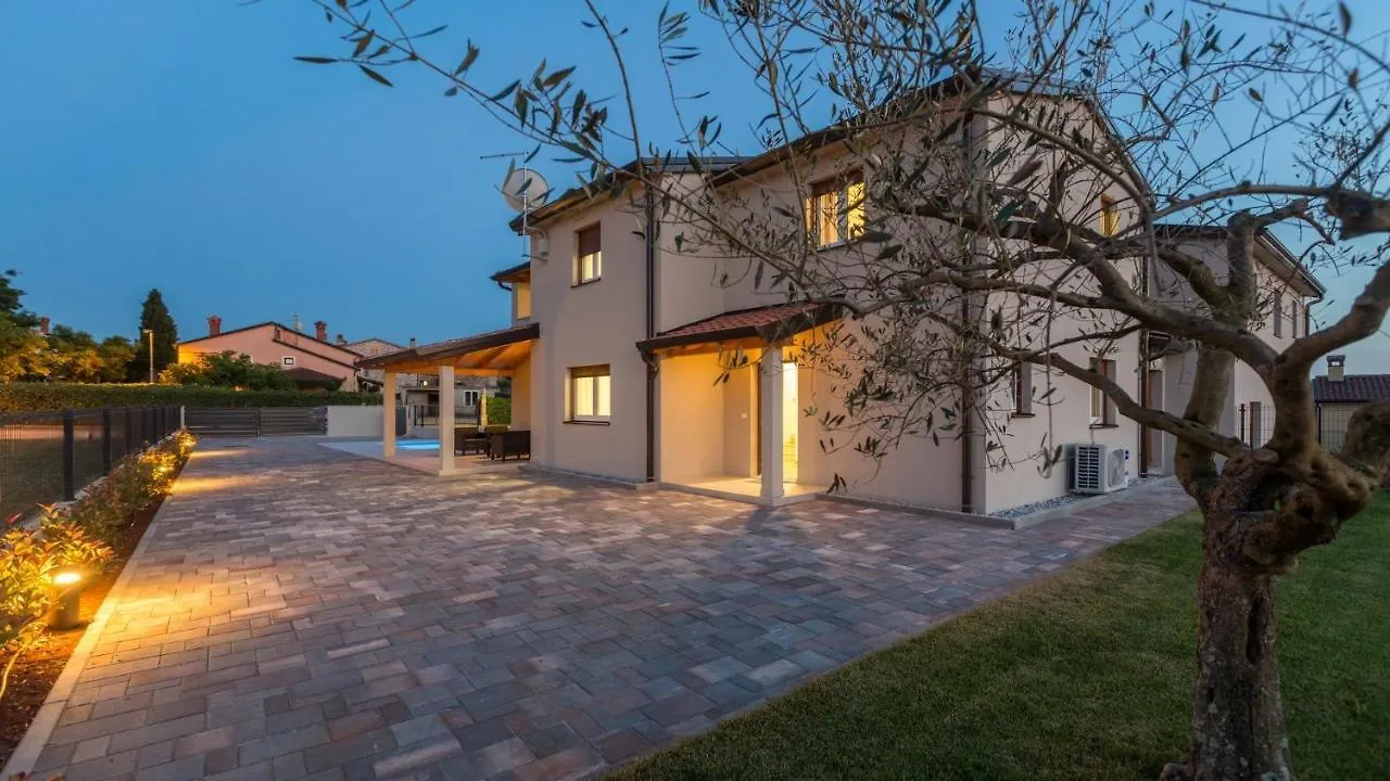 Villa Alcove With Breathtaking Sea View And Private Pool Brtonigla Hırvatistan