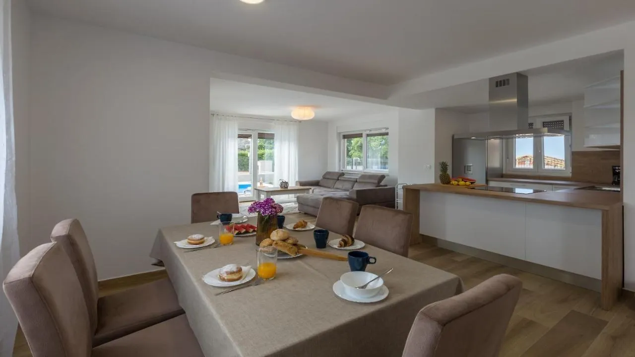 Villa Alcove With Breathtaking Sea View And Private Pool Brtonigla Hırvatistan
