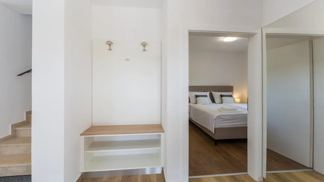 Villa Alcove With Breathtaking Sea View And Private Pool Brtonigla
